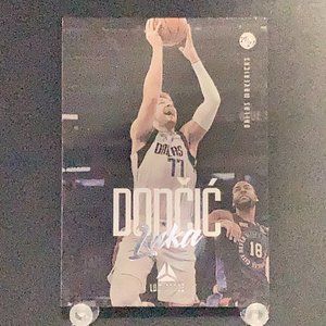 2021 Panini Luminance Luka Dončić Basketball Card!!